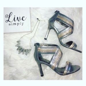 Pre loved 💕Adriana Papell celebration 🍾 👠 heels